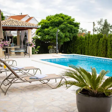 Kontrada Villa