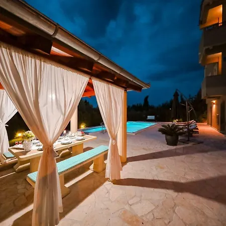 Kontrada Villa